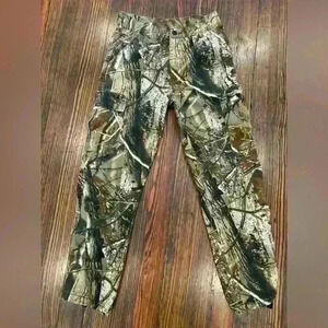 Redhead Camo Cargo pants size youth medium